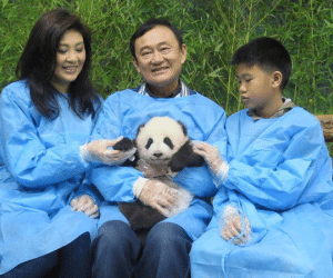 Bà Yingluck bị nghi bỏ trốn nhờ sự giúp đỡ của anh trai Thaksin