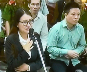 Cựu thư ký của Hà Văn Thắm tiếp tục khóc khi tòa xét hỏi