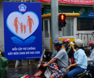 Người Việt lại sinh nhiều vì chi phí tránh thai tăng?
