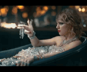 Taylor Swift: Không chỉ trả thù kẻ khác mà còn bóp chết chính mình