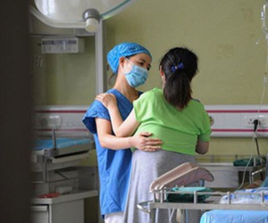 Con dâu sinh non "tố" mẹ chồng mải bán buôn không chăm sóc, đẻ xong về nhà tự giặt đồ, nấu cơm