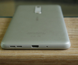Tại sao cổng microUSB trên smartphone chưa hết thời?