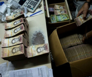 Venezuela cận kề vỡ nợ