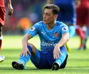 Barca hỏi mua sao khủng Arsenal
