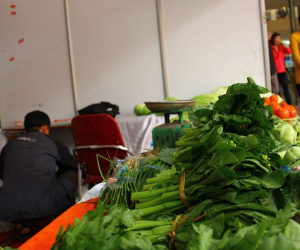 Đừng nói rau thịt không ảnh hưởng: Tăng thuế VAT, dân gánh hết