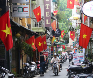 Hà Nội trang hoàng cờ hoa trước ngày Quốc khánh