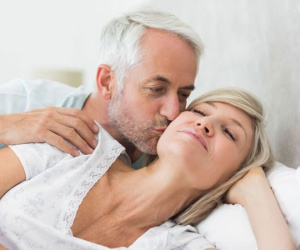 Chuyên gia mách bạn cách để 80 tuổi còn sung mãn chuyện gối chăn