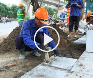 Video: Hà Nội thay vỉa hè gạch đỏ bằng đá xanh