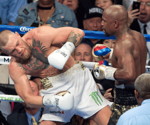 McGregor thừa nhận đánh với Mayweather là trò xiếc