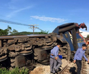 Tàu SE3 trật bánh ở Quảng Bình, hàng trăm hành khách thoát chết