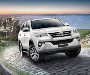 Toyota Fortuner 2017 giảm giá mạnh nhất từ đầu năm