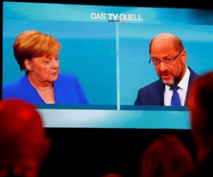 Thủ tướng Merkel chiến thắng áp đảo đối thủ trong tranh luận trên truyền hình