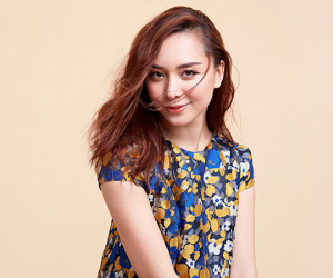 Người đẹp Việt khoe sắc cùng trang phục hoa