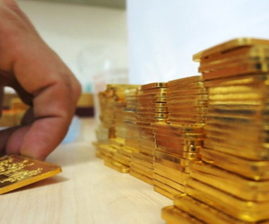 Giá vàng SJC lần đầu thấp hơn thế giới sau một năm rưỡi