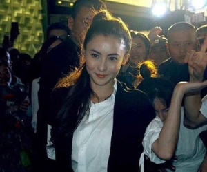Bá Chi lần đầu tiết lộ về Tạ Đình Phong: "10 năm không một lần chia sẻ cảm xúc với vợ"