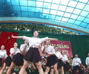 Màn nhảy nóng bỏng của học sinh Quảng Ninh trong lễ khai giảng