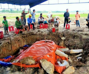 Phát hiện mộ cổ bằng đá nguyên khối