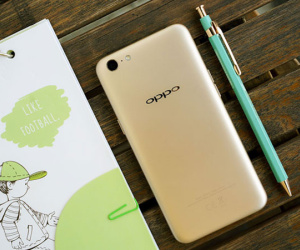 Oppo A71 chuyên selfie giá 4,7 triệu tại Việt Nam