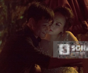 Rời VTV Awards, vợ chồng Bảo Thanh ngập tràn hạnh phúc, hôn say đắm ở nơi công cộng