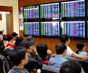 VN-Index vượt mốc 800 điểm sau gần 10 năm