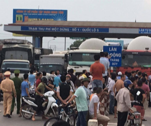 Vụ trả tiền lẻ trên QL5: Phản hồi của Thứ trưởng GTVT