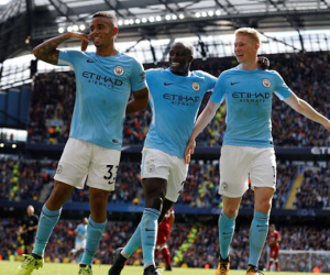 Man City đè bẹp Liverpool, chiếm đỉnh bảng Ngoại hạng Anh