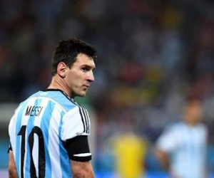 Thất vọng trên sân cỏ, Messi vẫn khiến các cổ động viên ấm lòng