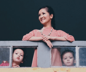 Hé lộ về tuổi thơ đầy ám ảnh và lạnh lẽo của nữ diva Hồng Nhung