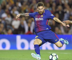 Messi lập hat-trick, Barca hơn Real bốn điểm