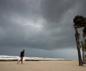 Siêu bão cấp 4 Irma đổ bộ bang Florida