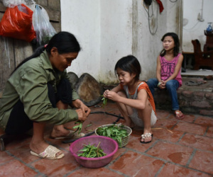 Cuộc sống cơ cực của người mẹ sinh 14 đứa con, có 7 lần đẻ rơi ở Hà Nội
