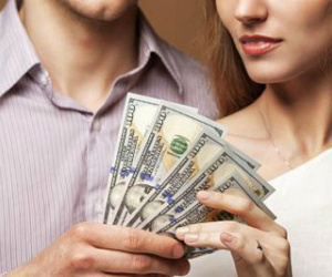 Những ông chồng kiếm ít tiền hơn vợ dễ mắc bệnh tật