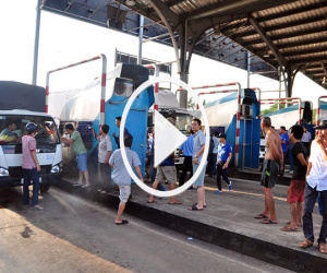 Video: Toàn cảnh trạm BOT tuyến tránh Biên Hoà "thất thủ"