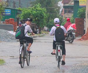 Học sinh miền Trung nghỉ học tránh bão