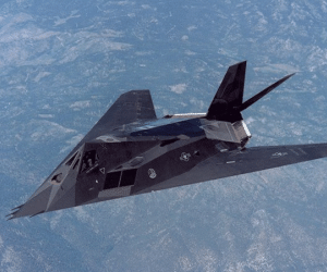 Máy bay tàng hình huyền thoại F-117A Nighthawk sẽ "nằm đất" vĩnh viễn
