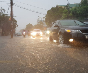 Nghệ An, Hà Tĩnh mưa lớn trước khi bão số 10 đổ bộ