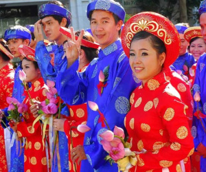 Thuế tăng sốc: Làm đám cưới cũng lo