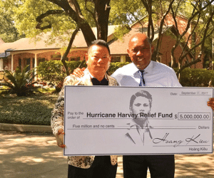 Tỷ phú Hoàng Kiều hỗ trợ 5 triệu USD khắc phục bão Harvey ở Houston