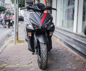 Yamaha NVX 155 bản đặc biệt thay giảm xóc, phối màu mới