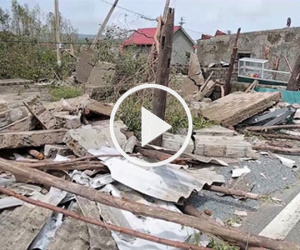 Video: Vào nơi "màn trời, chiếu đất" giữa tâm bão số 10