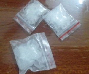 Phát hiện chất nghi ma túy trong quà đưa vào trại cai nghiện