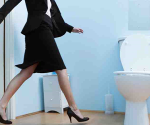 Vì sao bạn phải thường xuyên "thăm" nhà vệ sinh?