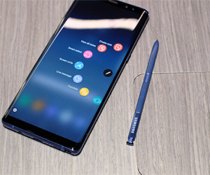 Galaxy Note 8 cho người dùng nhiều lựa chọn hơn iPhone X
