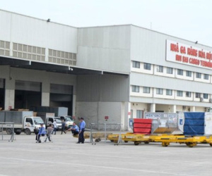 Lái xe đầu kéo đâm tử vong nữ nhân viên tại sân bay Nội Bài