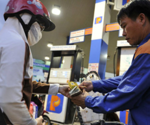 Xăng có thể tiếp tục tăng giá ngày mai
