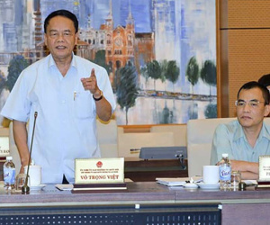 "Đại ca, đại gia làm hư hỏng cán bộ"