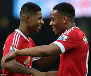 MU – Burton Albion: “Quỷ biến hình” phô trương sức mạnh