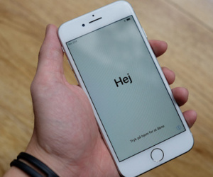 NÓNG: Cận cảnh iPhone 8 đầu tiên tại Việt Nam, giá 20 triệu đồng
