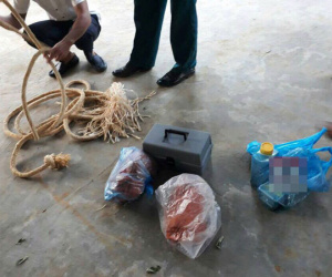 Mất 7.000 đồng, mẹ ép con trai thắt cổ, uống thuốc diệt cỏ đến nguy kịch
