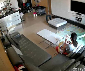Bó tay với osin hồn nhiên: Húp trộm sữa của bé sơ sinh bị phát hiện, còn quát ngược chủ nhà ki bo